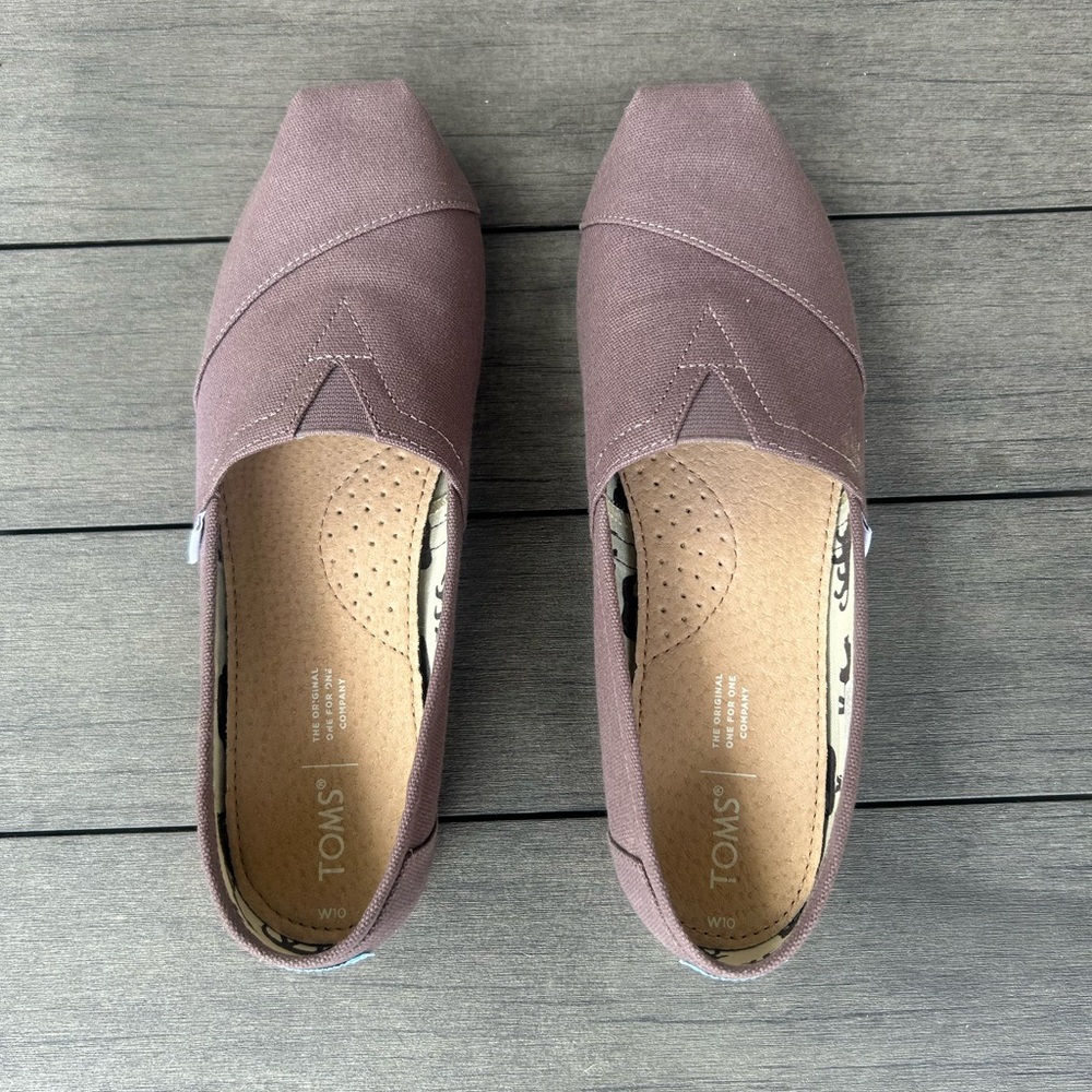 Toms Brown Canvas Flats Minimalist Design